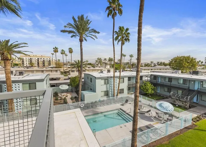 Walkable Ots, Heated Poolside Mid Century Scottsdale